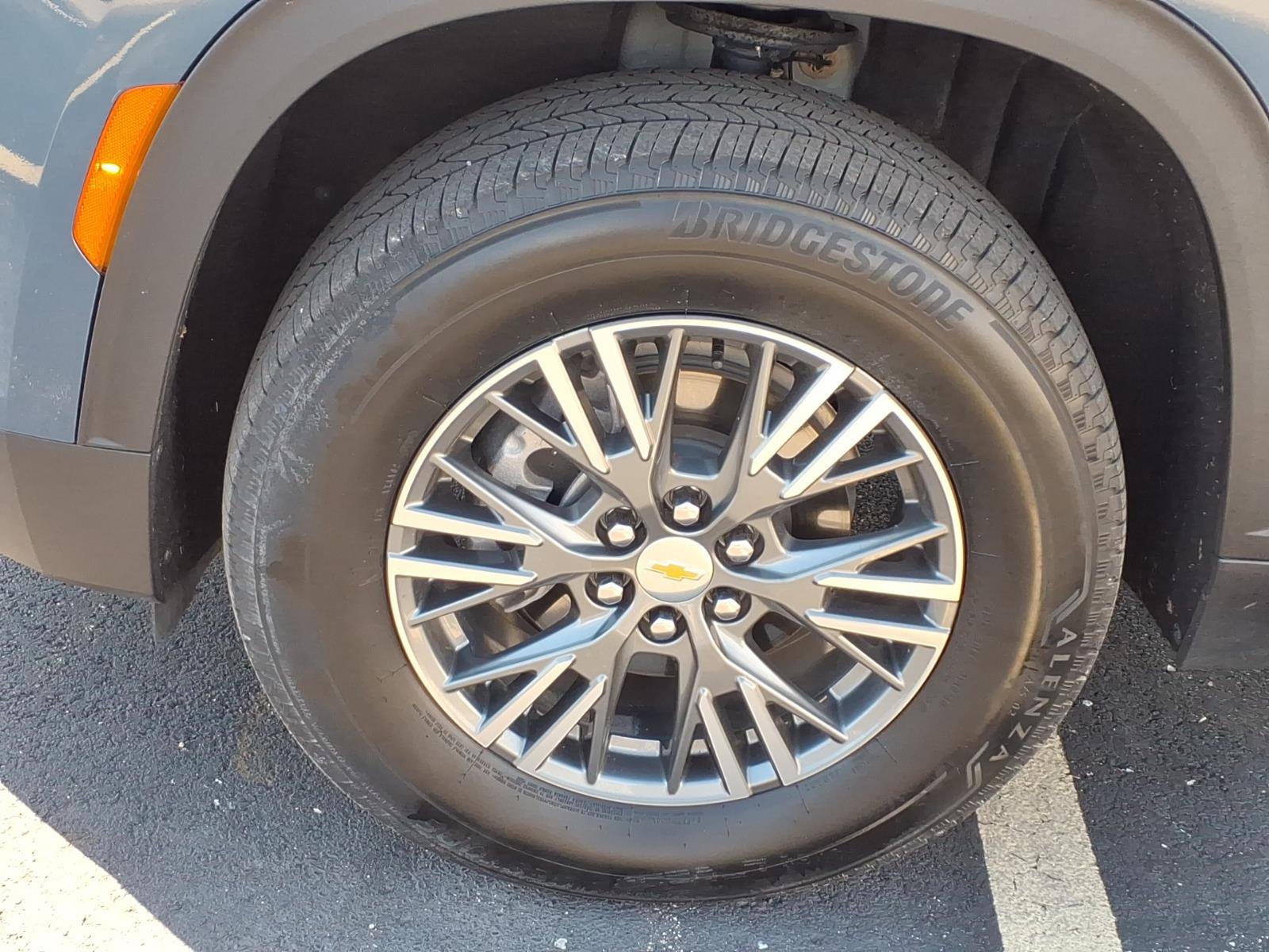 Used 2024 Chevrolet Traverse LS image 30