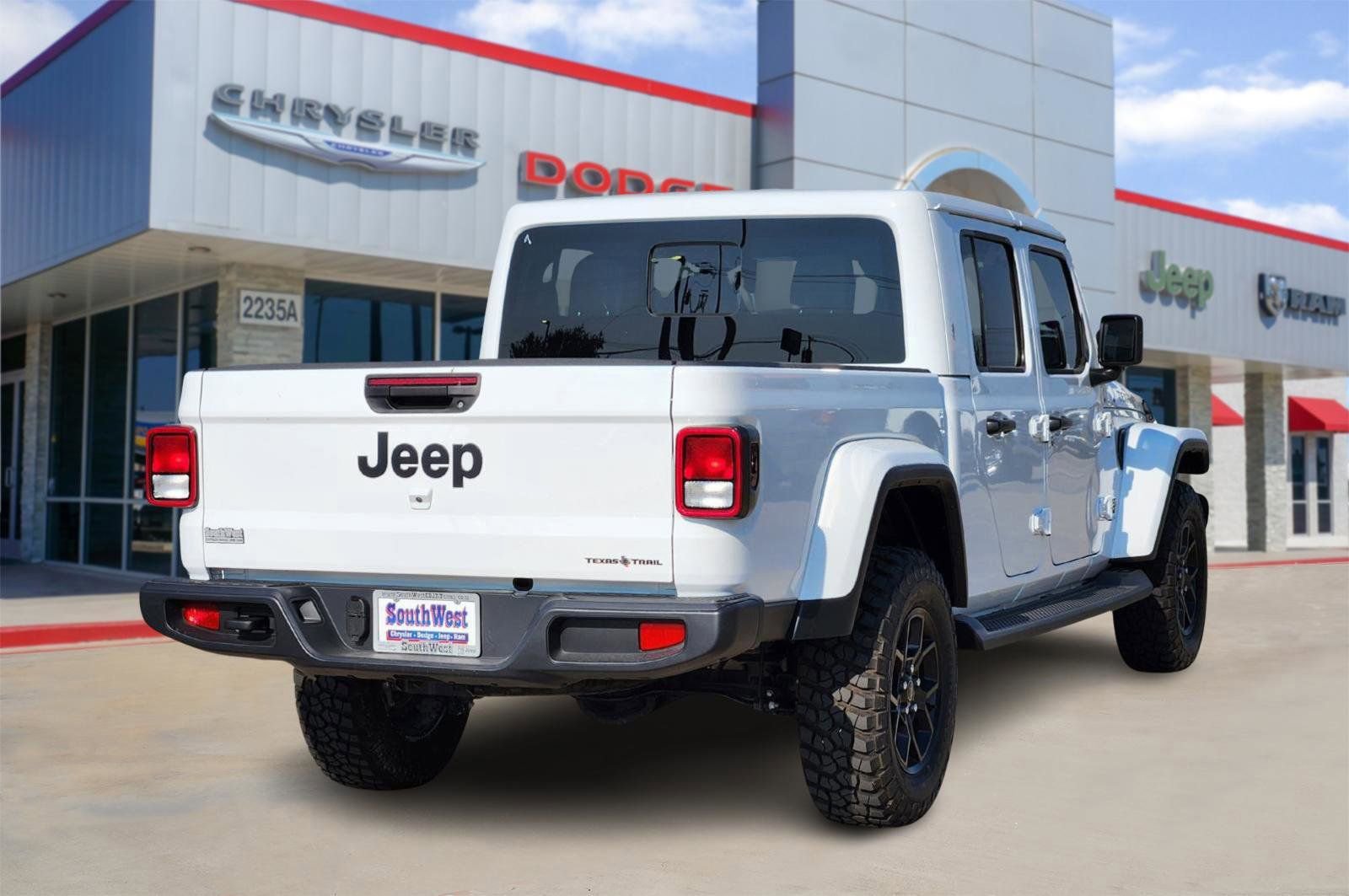 New 2025 Jeep Gladiator Sport image 5