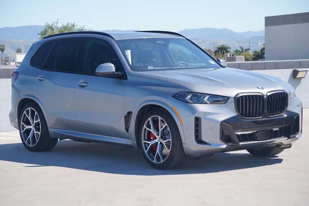 New 2026 BMW X5 xDrive50e w/ M Sport Package image 3