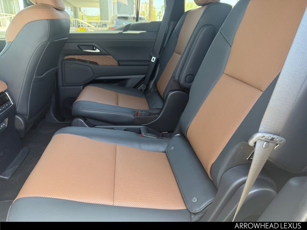 Used 2026 Lexus GX 550 w/ Accessory Package (31) AWD/4WD image 28