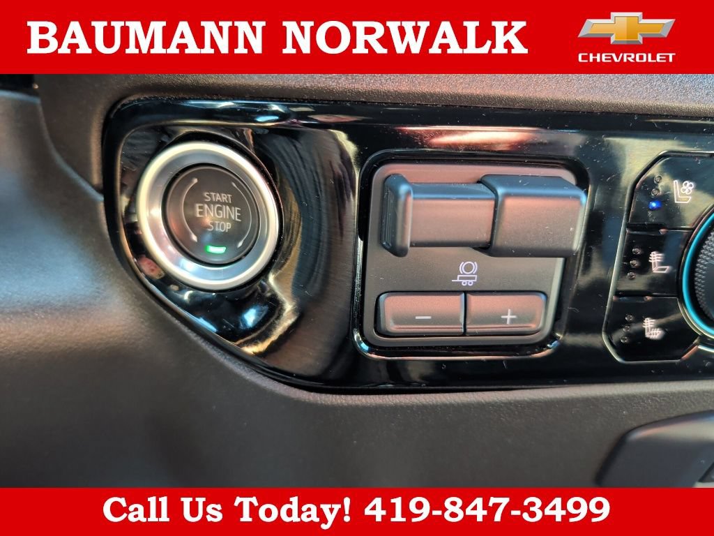 Used 2025 Chevrolet Silverado 2500 ZR2 w/ Technology Package AWD/4WD image 31