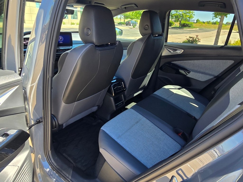Used 2024 Volkswagen ID.4 2WD image 15