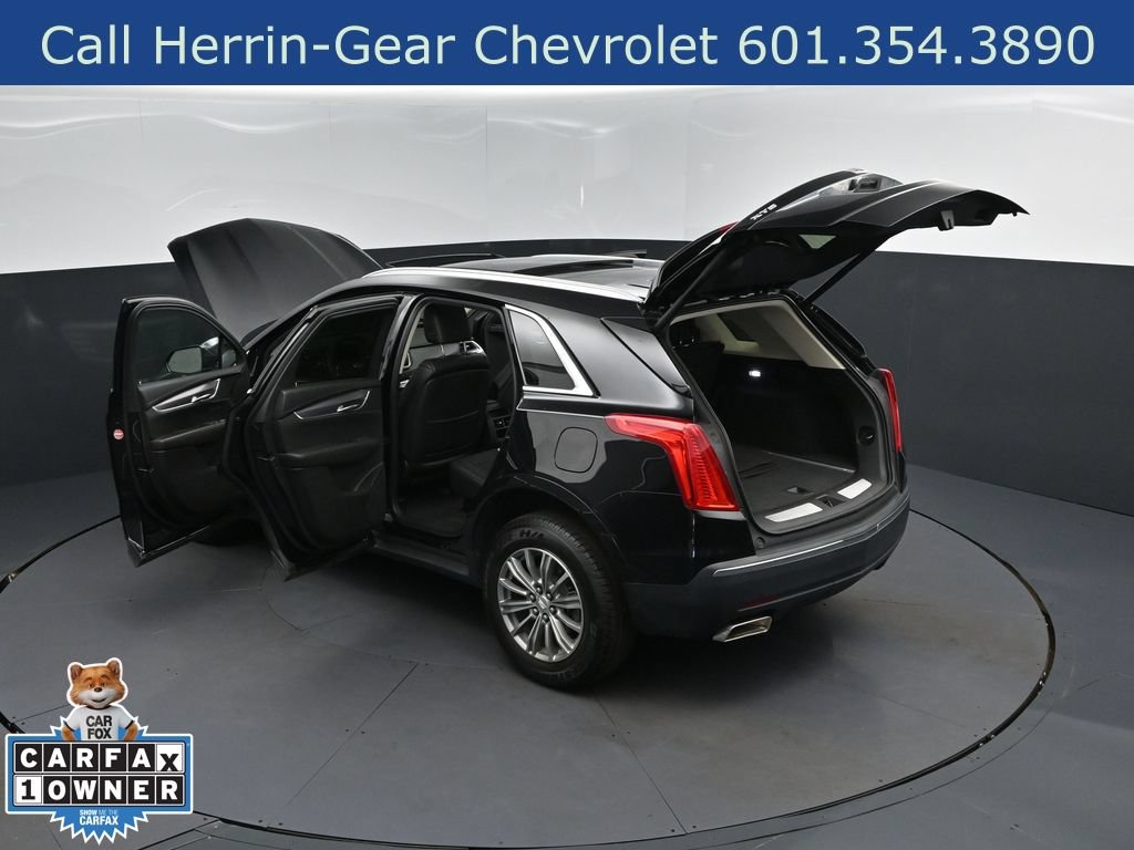 Used 2019 Cadillac XT5 Luxury FWD image 2