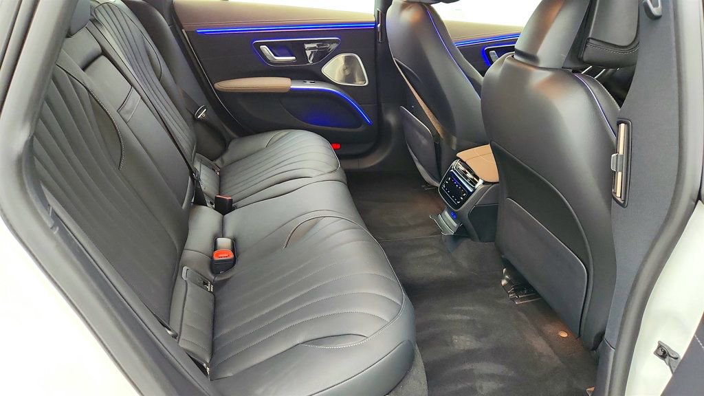 Used 2023 Mercedes-Benz EQS 580 4MATIC Sedan image 23