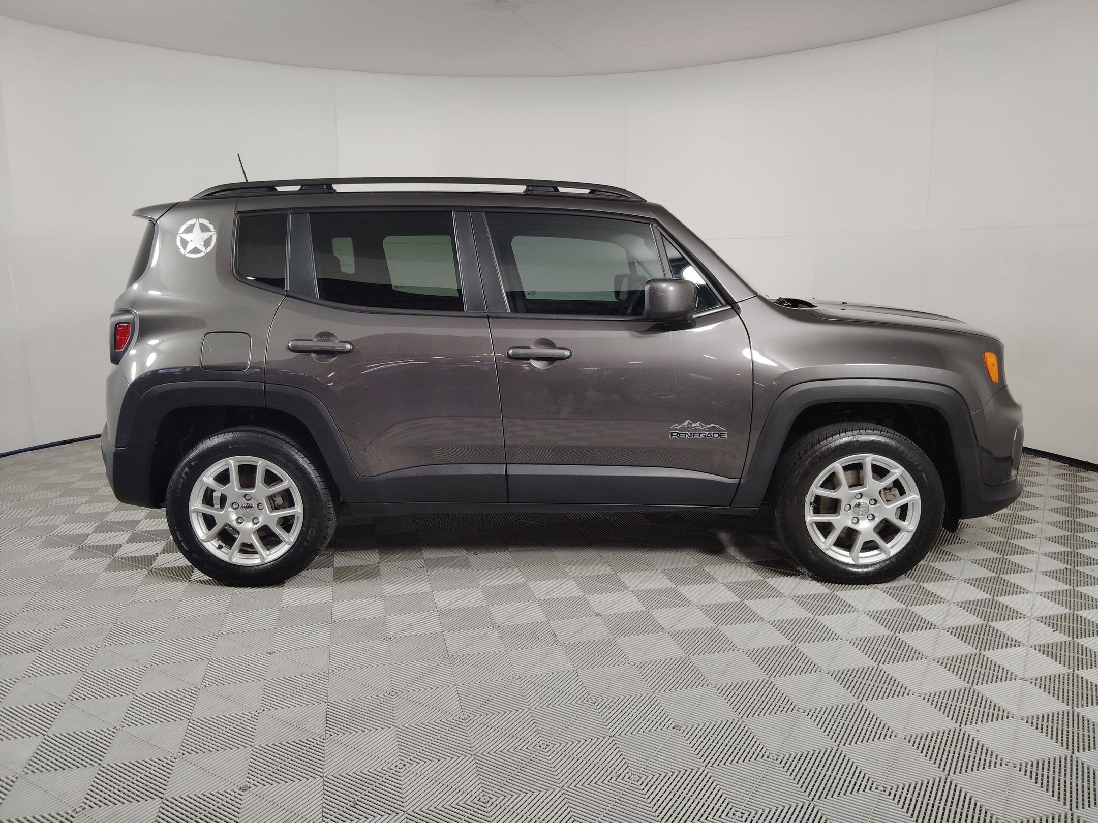Used 2020 Jeep Renegade Latitude image 8