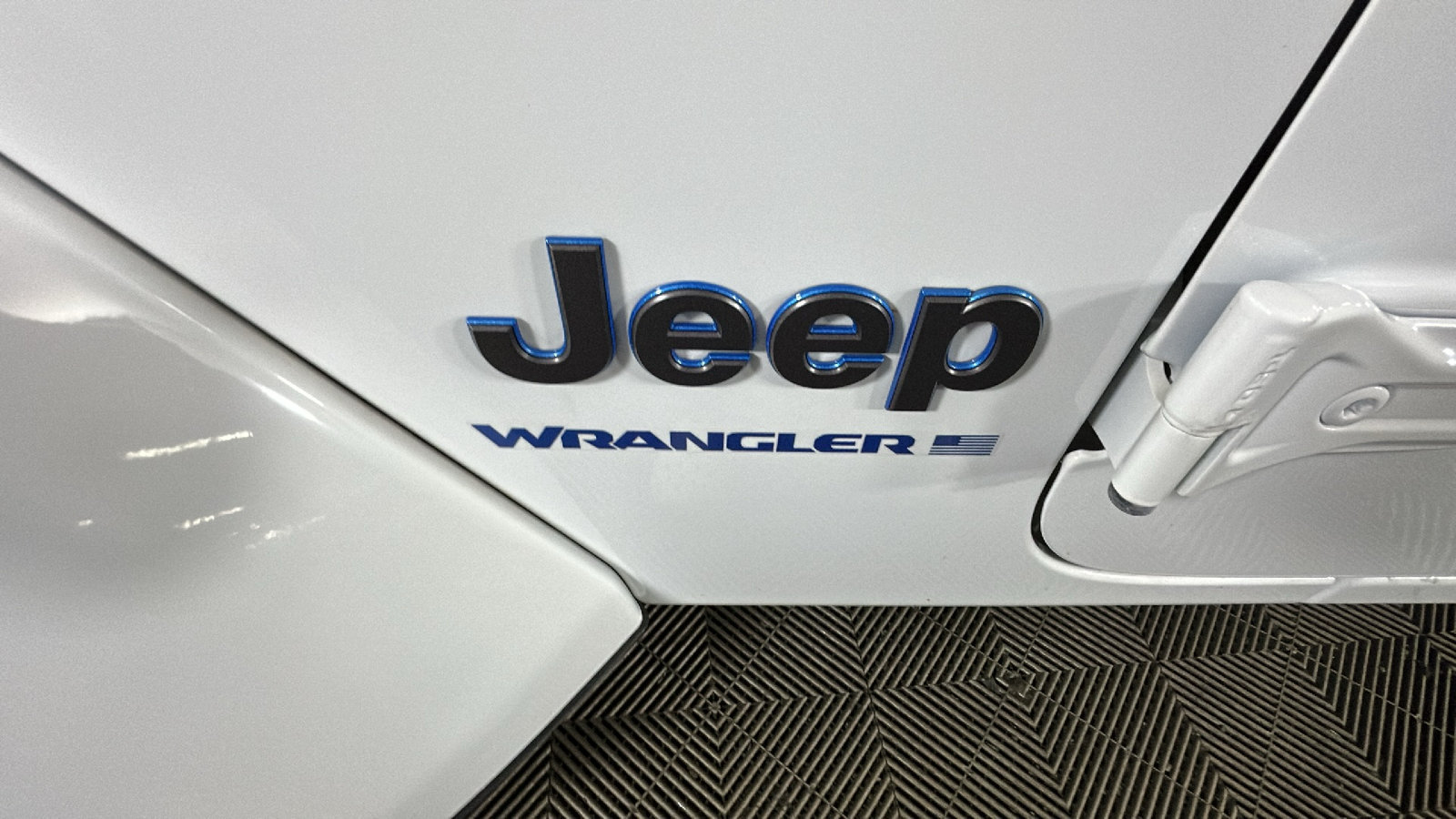 Used 2024 Jeep Wrangler Unlimited AWD/4WD image 11