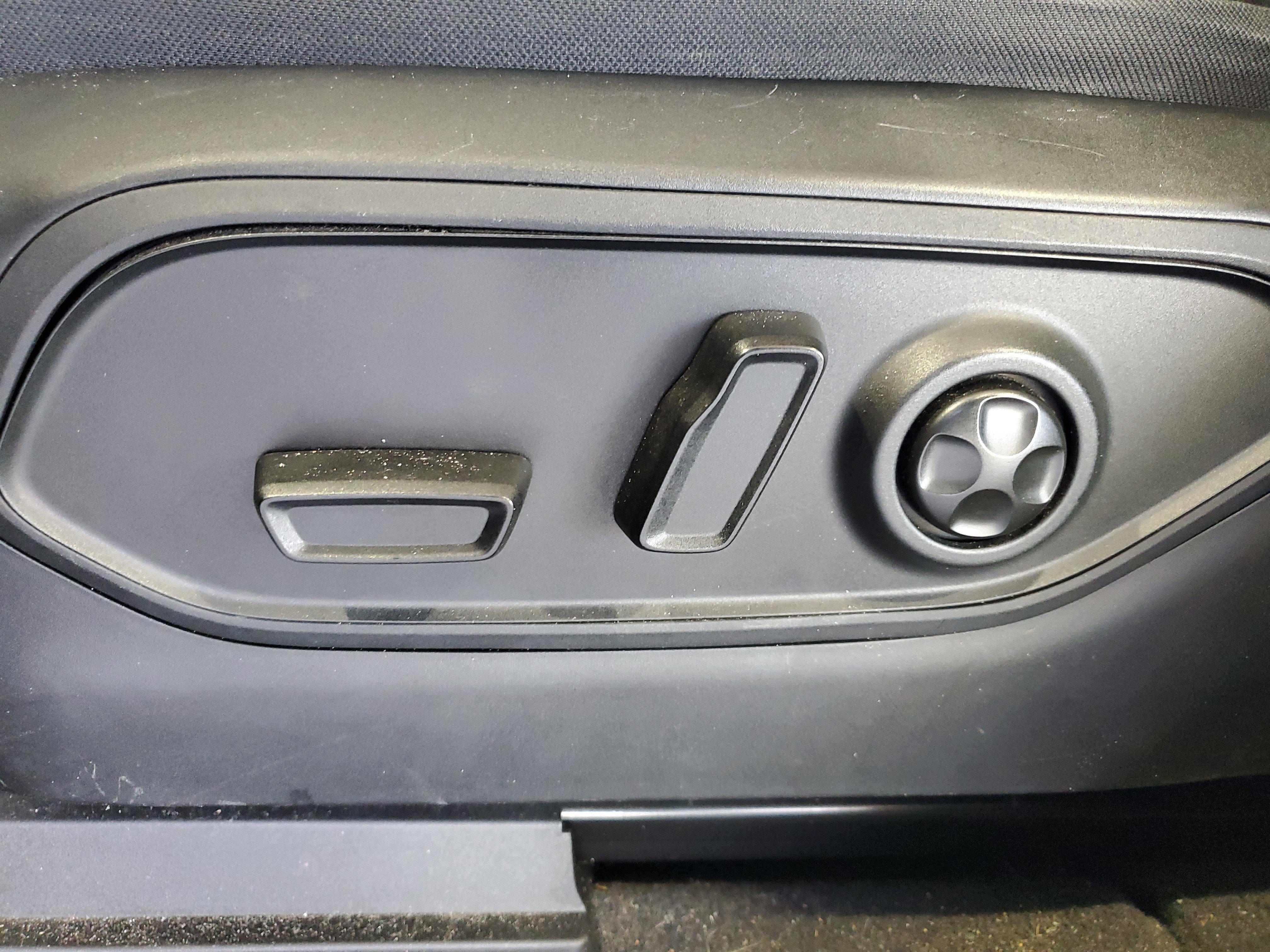 Certified 2024 Jeep Grand Cherokee L Limited AWD/4WD image 19