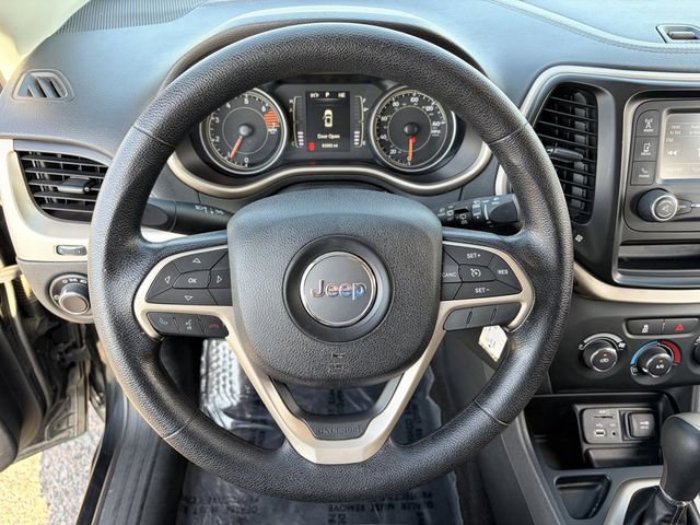 Used 2016 Jeep Cherokee Sport image 10