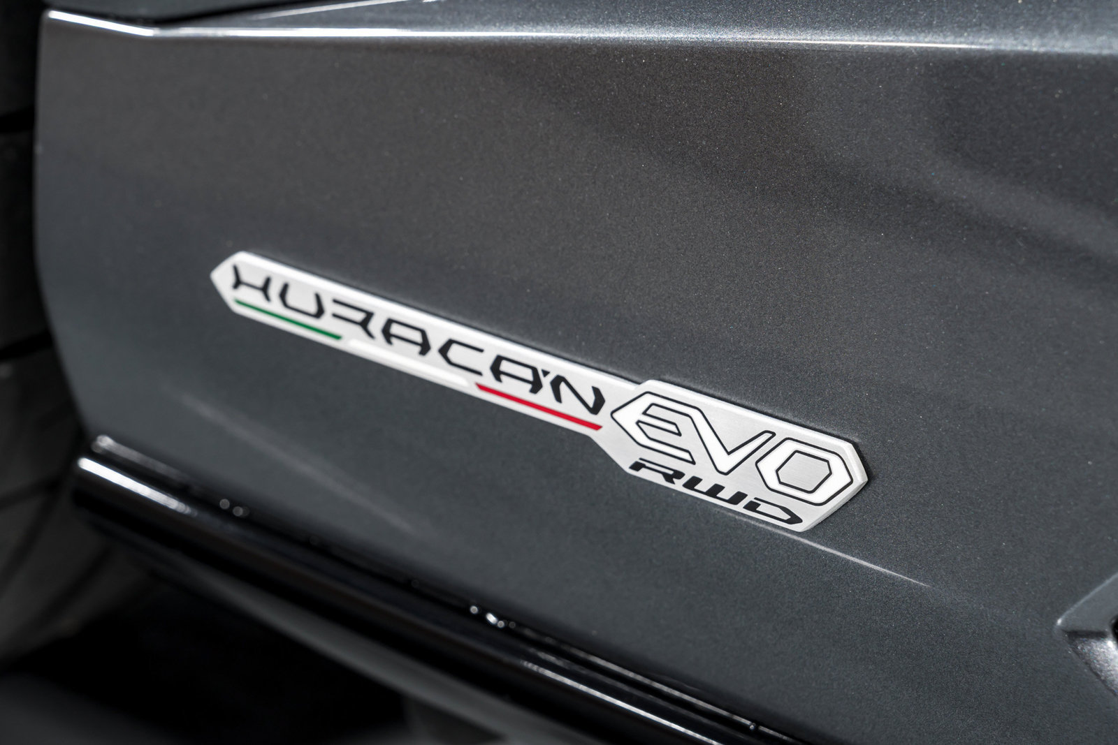 Used 2021 Lamborghini Huracan EVO RWD image 49