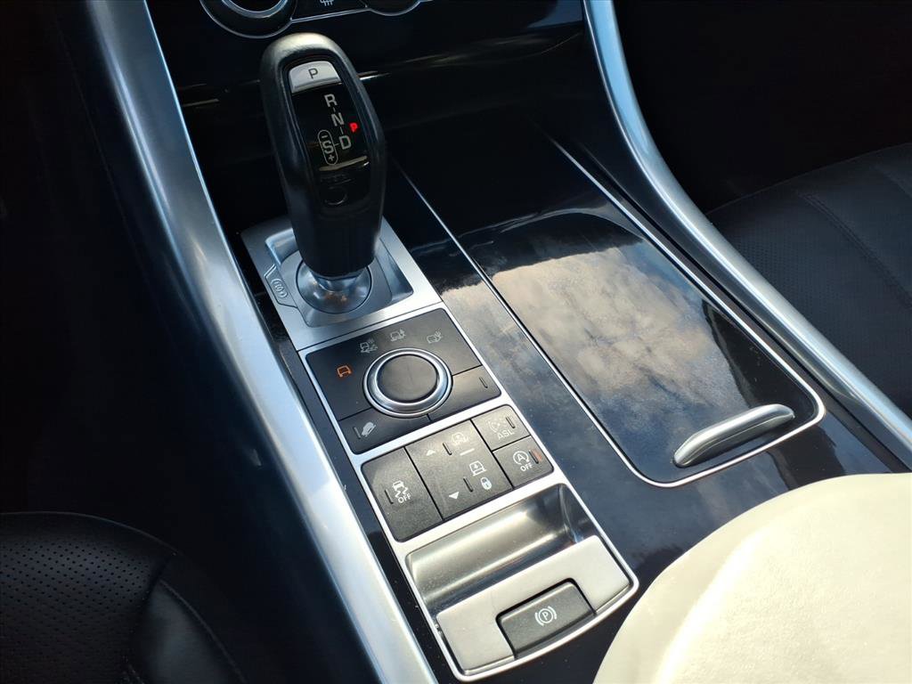 Used 2016 Land Rover Range Rover Sport HSE image 16