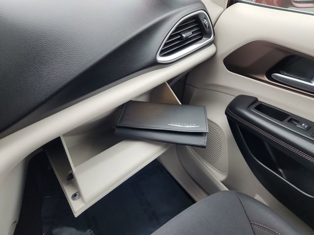 Used 2018 Chrysler Pacifica Touring Plus image 46