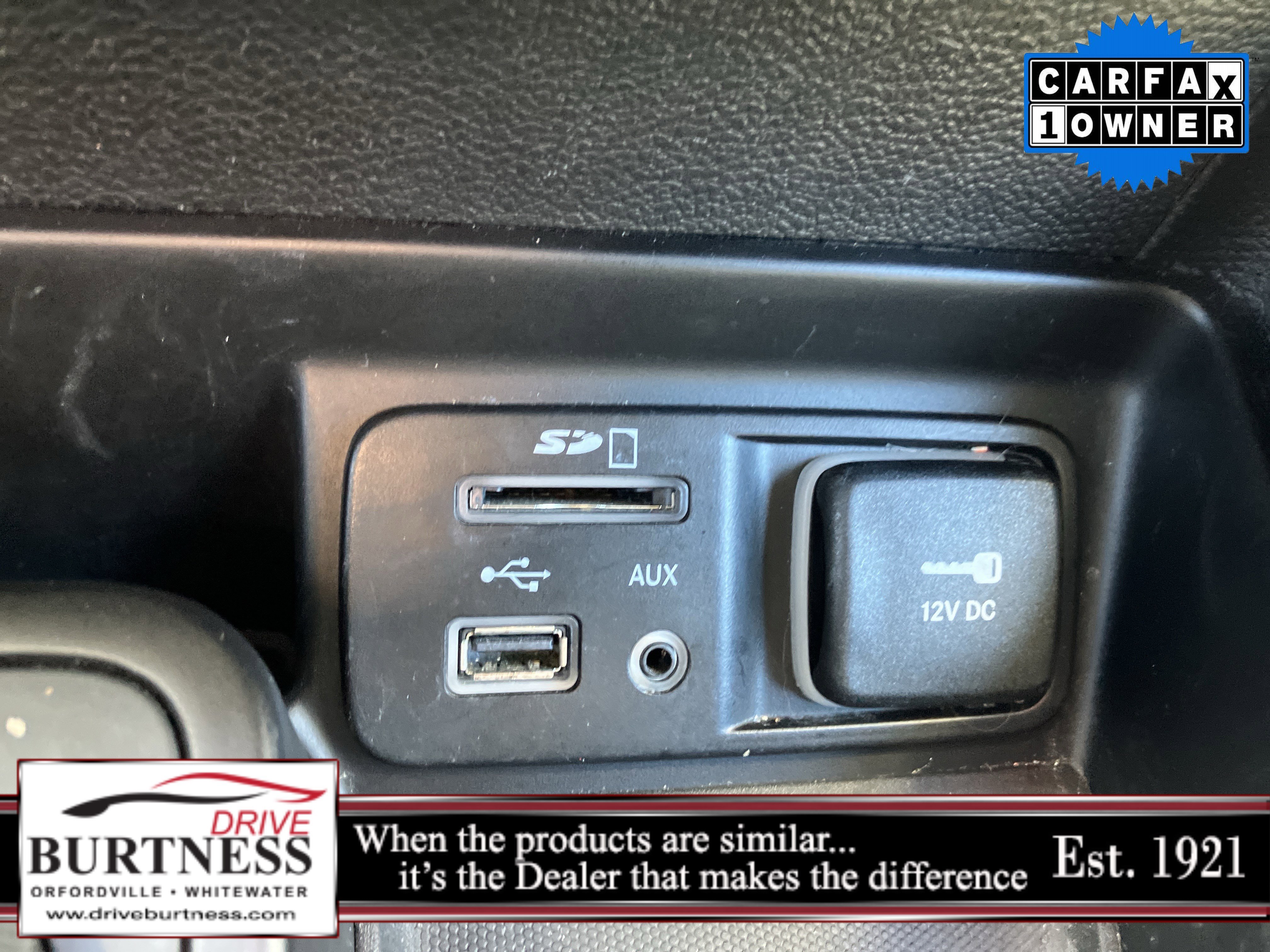 Used 2017 Jeep Cherokee Latitude w/ Cold Weather Group image 4