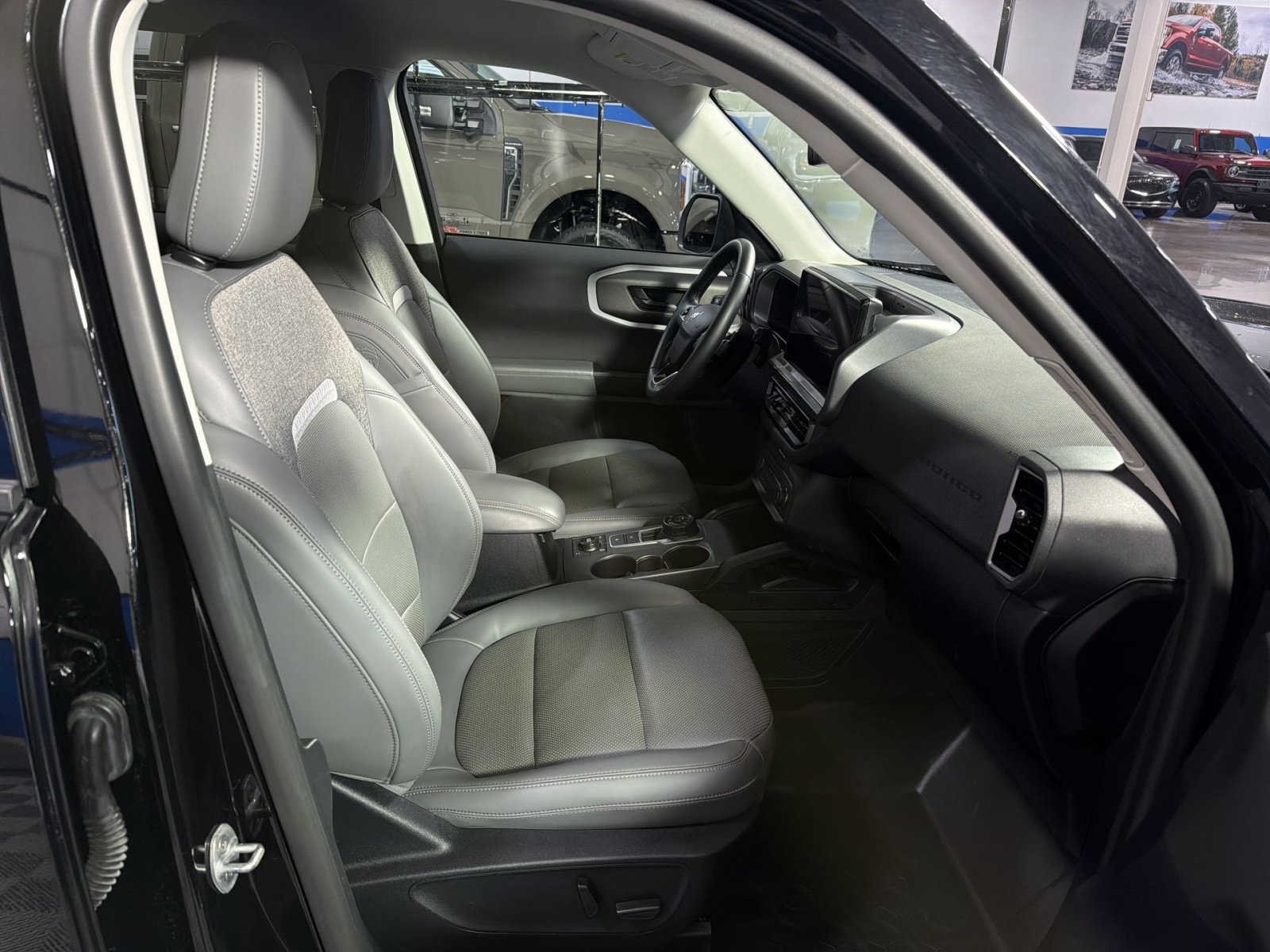 Used 2025 Ford Bronco Sport Badlands AWD/4WD image 23