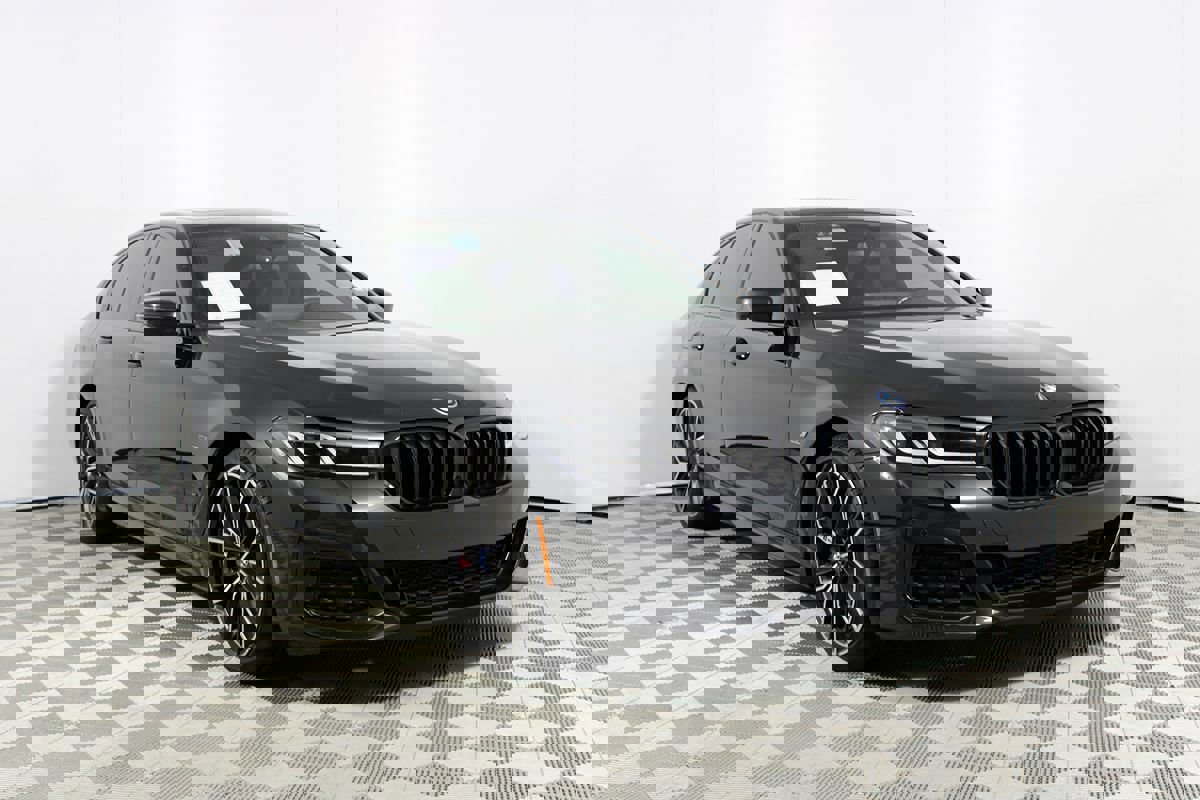 Used 2023 BMW 530e 530e w/ M Sport Package image 33