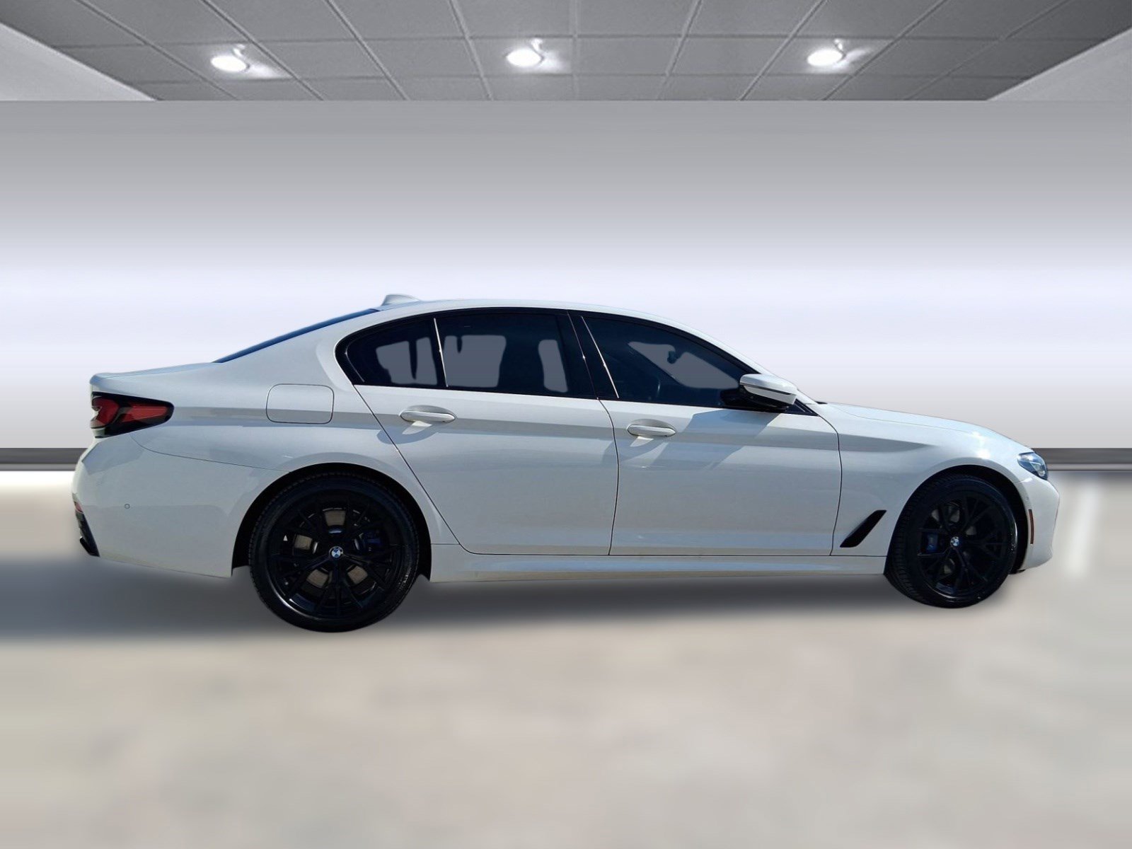 Used 2021 BMW 530e w/ M Sport Package image 7