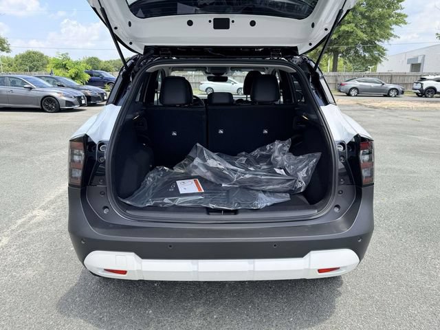 New 2026 Nissan Kicks SR w/ Interior Electronics Package FWD image 12