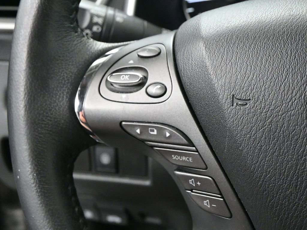 Used 2023 Nissan Murano SV image 19