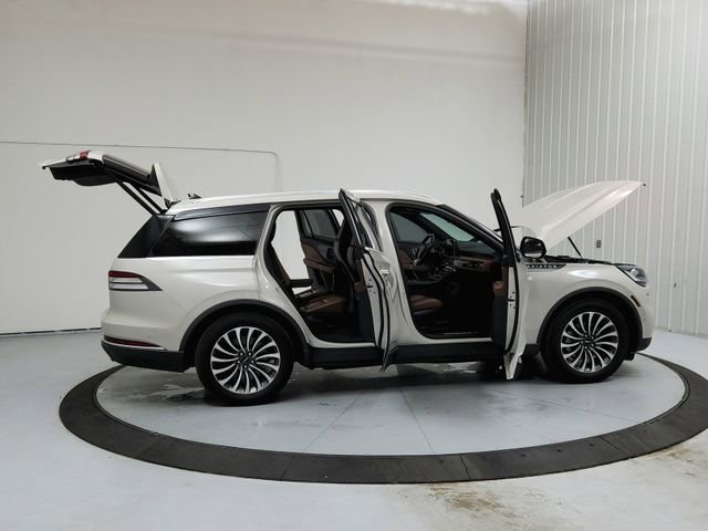 Used 2022 Lincoln Aviator Reserve w/ Equipment Group 201A image 16