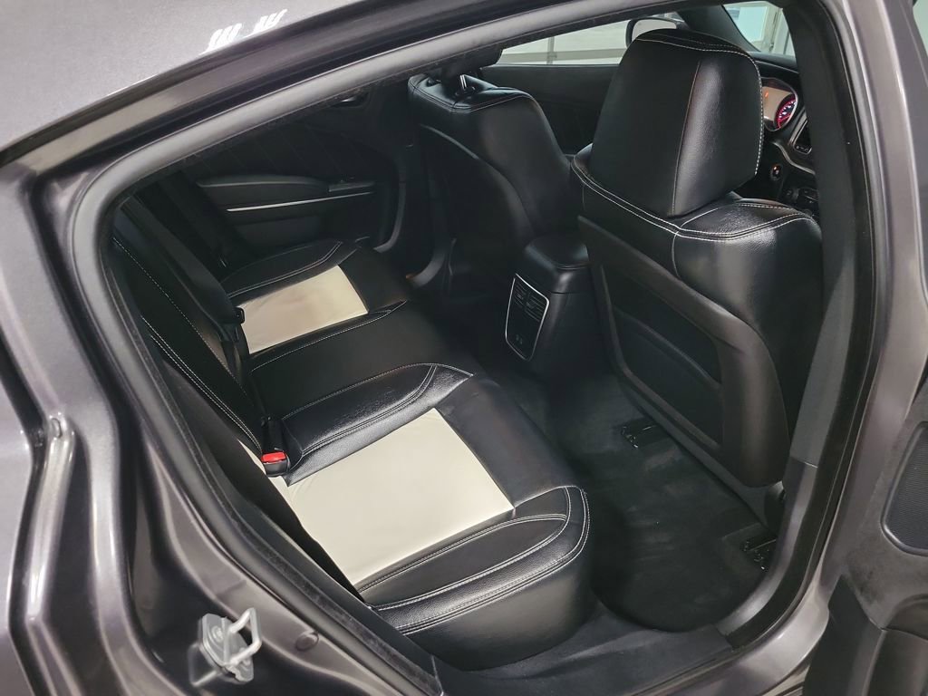 Used 2015 Dodge Charger SXT image 19