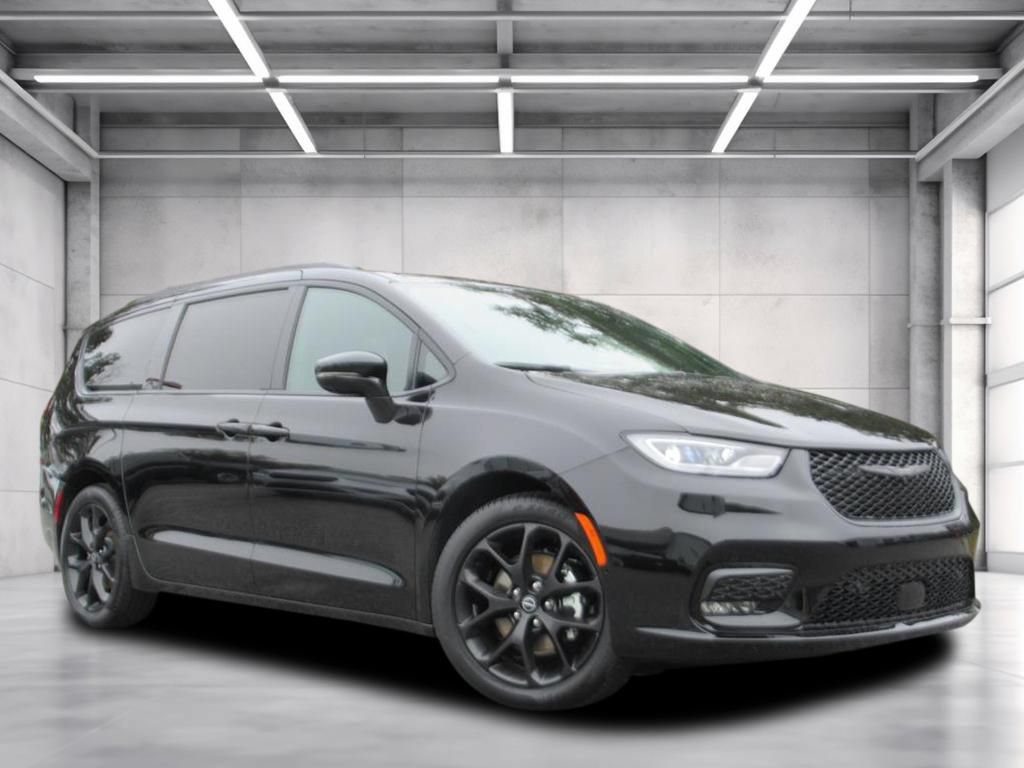 New 2026 Chrysler Pacifica Select w/ S Appearance Package FWD image 1