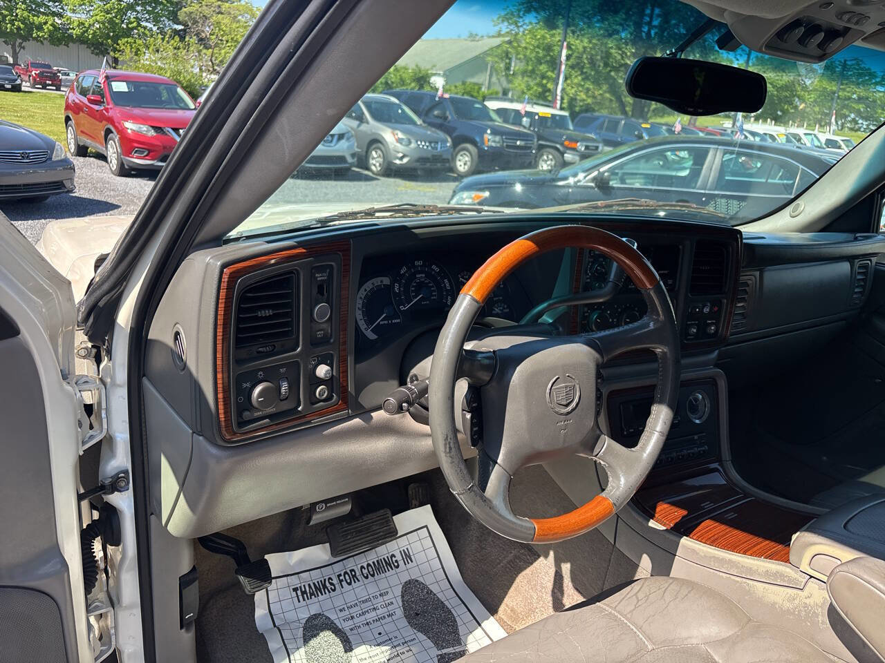 Used 2002 Cadillac Escalade AWD image 15