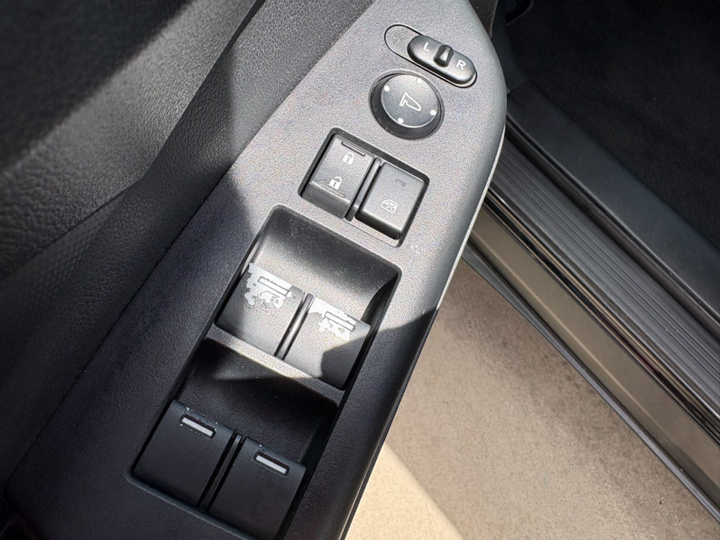 Used 2016 Honda CR-V LX image 12