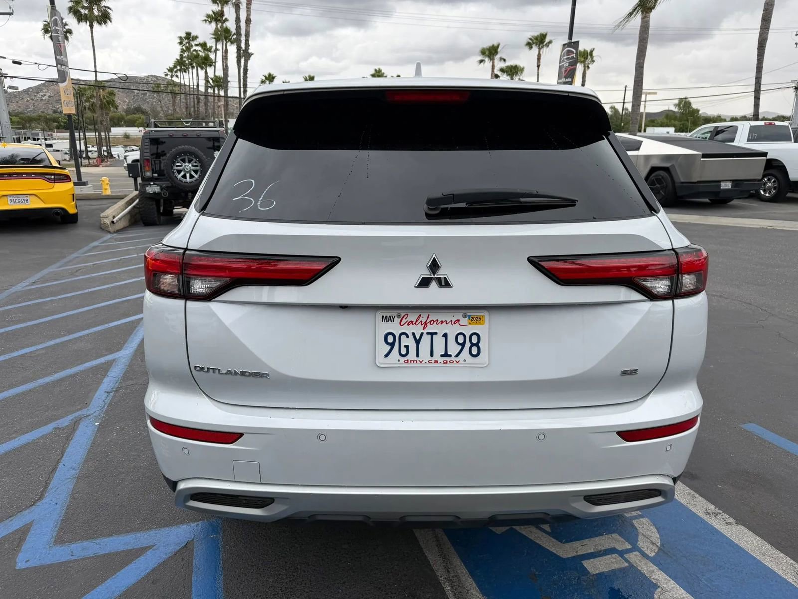 Used 2023 Mitsubishi Outlander ES image 7