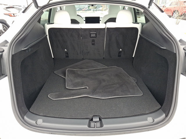 Used 2024 Tesla Model Y Performance image 27