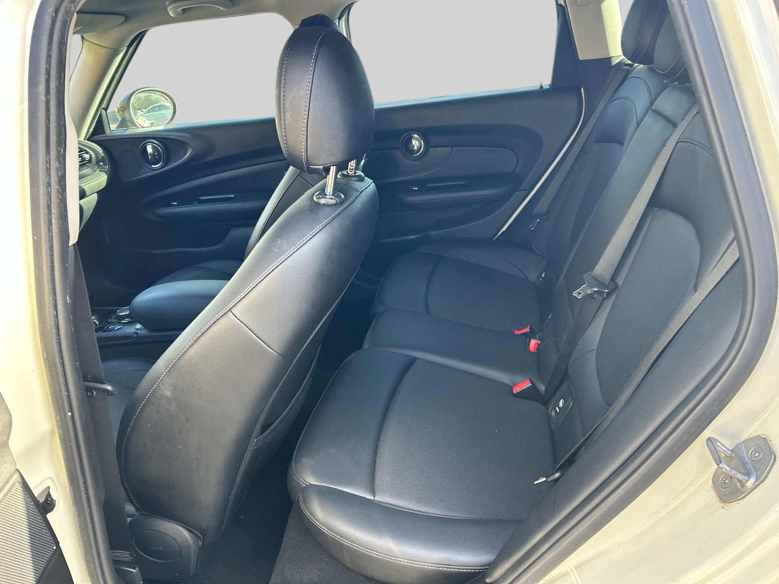 Used 2016 MINI Cooper Clubman image 10