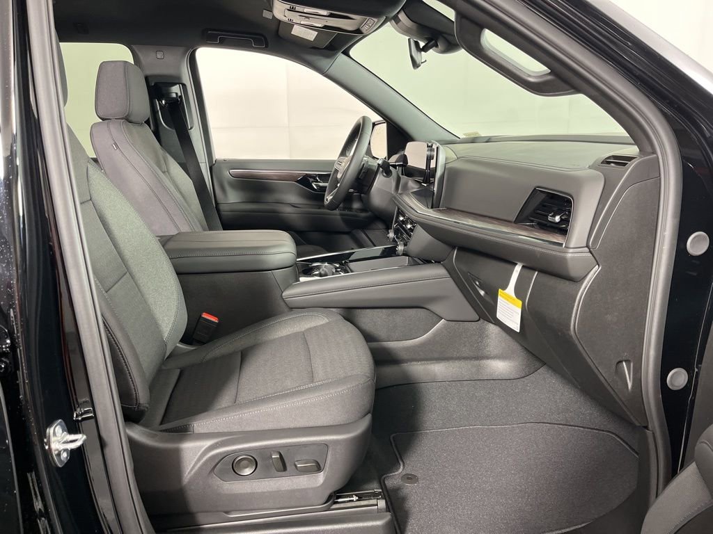 New 2026 Chevrolet Suburban LS image 8