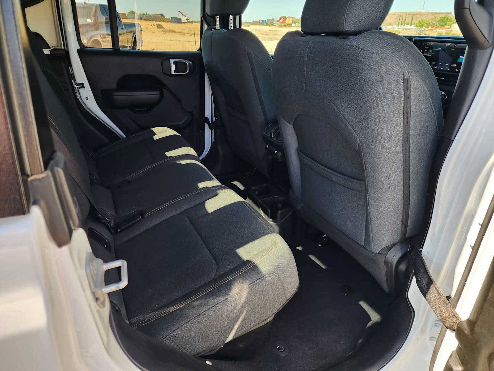 Used 2025 Jeep Gladiator Sport AWD/4WD image 14