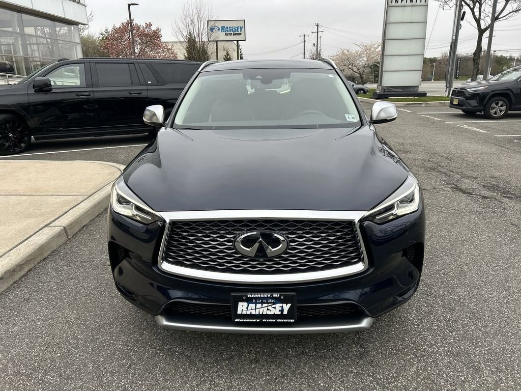 Certified 2025 INFINITI QX50 Luxe w/ Accent Package image 3