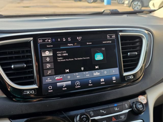 Used 2023 Chrysler Pacifica Touring-L FWD image 23