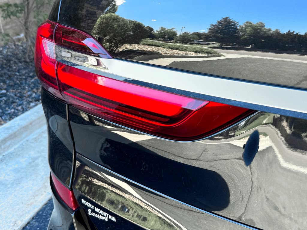 Used 2019 BMW X7 xDrive50i w/ Dynamic Handling Package AWD/4WD image 9