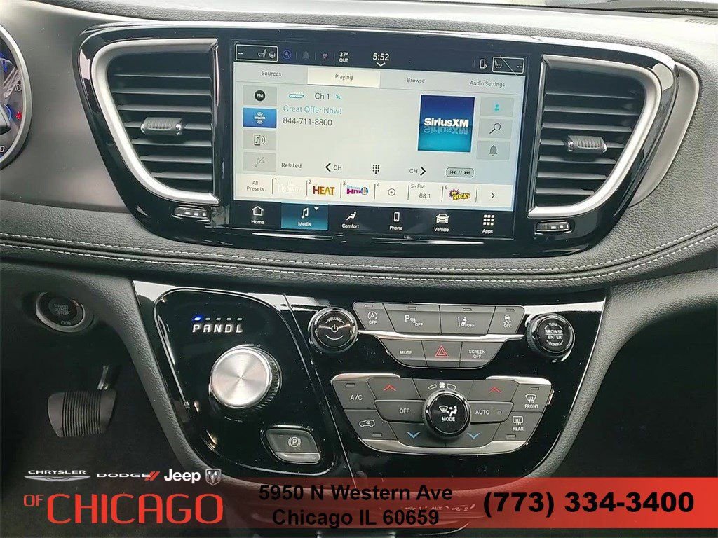 New 2025 Chrysler Pacifica Select AWD/4WD image 20