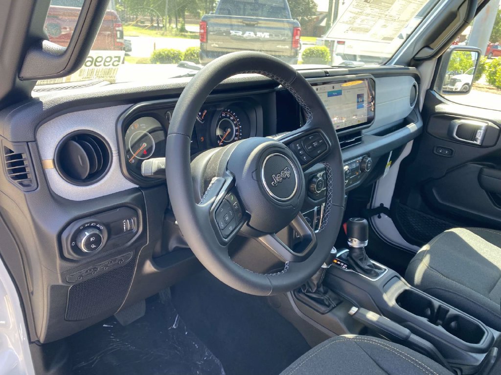 New 2026 Jeep Gladiator Sport AWD/4WD image 15