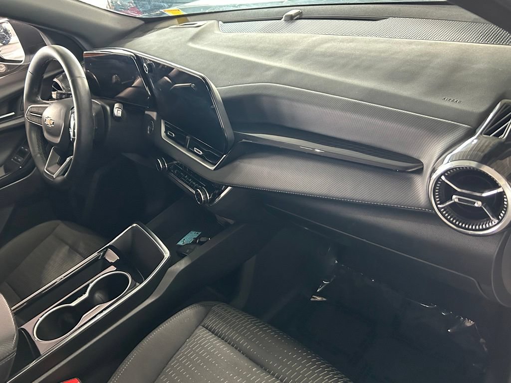 Used 2025 Chevrolet Equinox LT AWD/4WD image 35