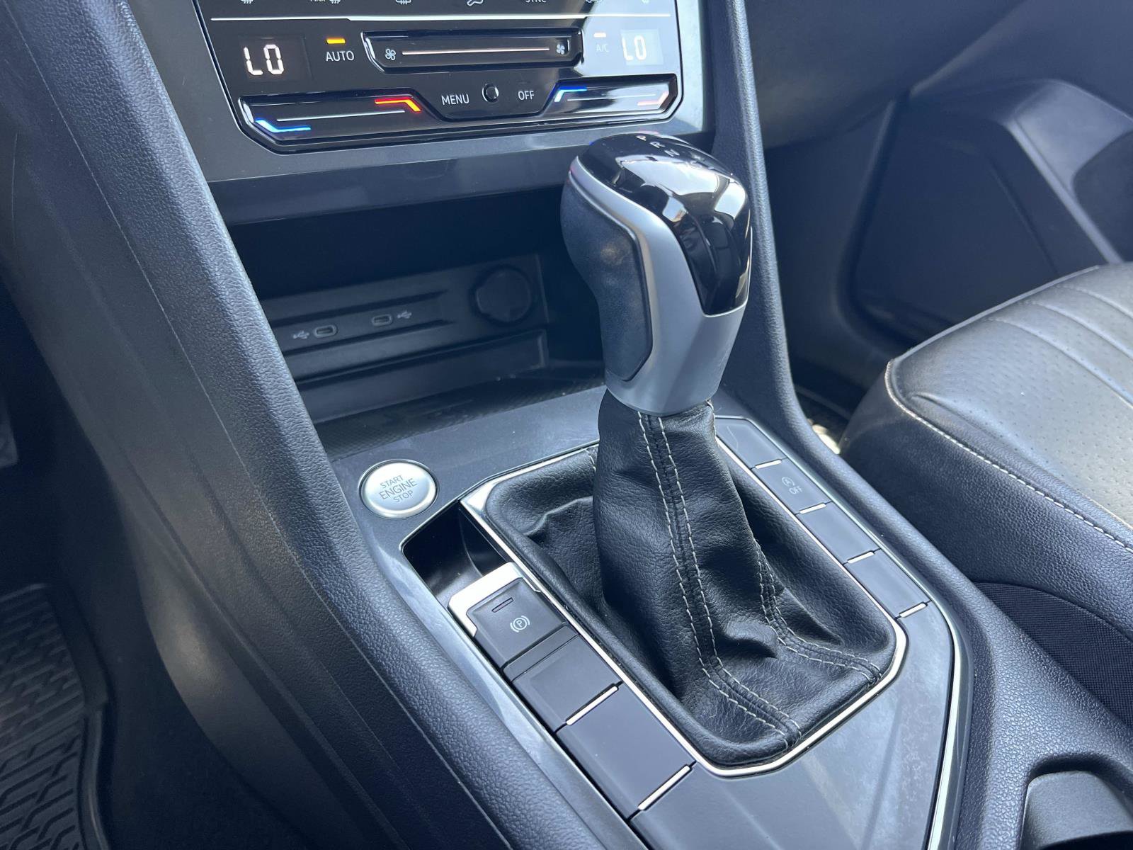 Certified 2022 Volkswagen Tiguan SE FWD image 16