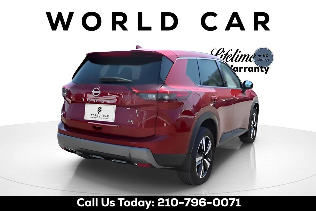 Used 2024 Nissan Rogue SL image 3