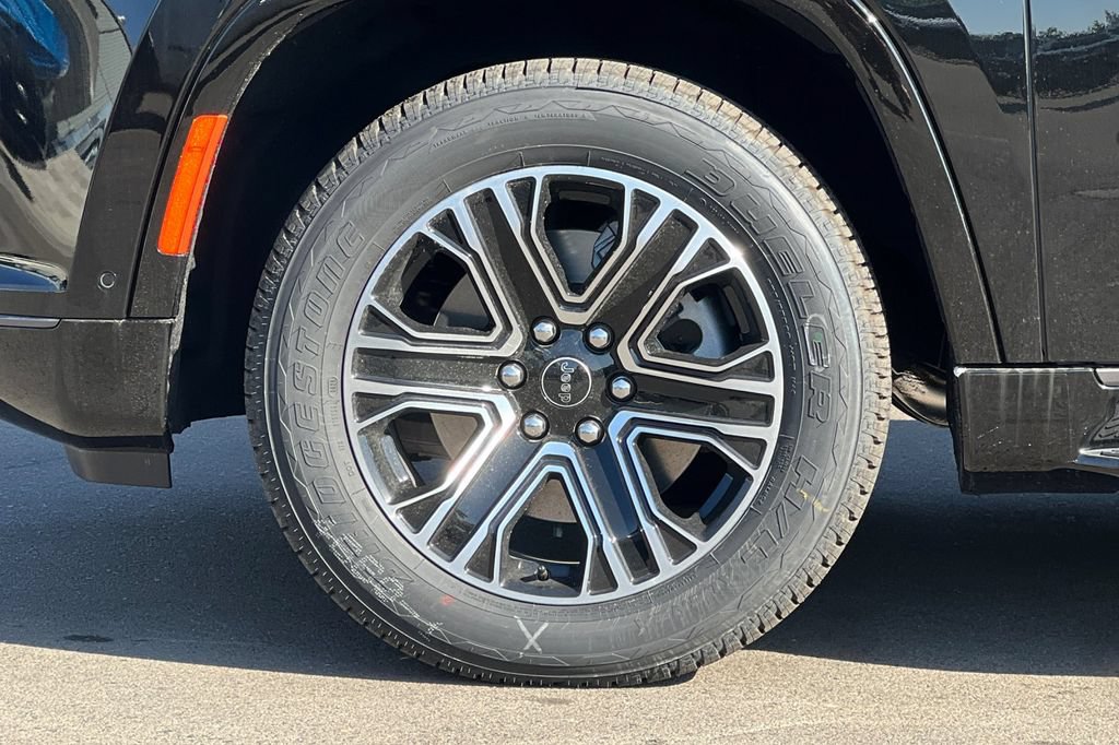 New 2026 Jeep Grand Wagoneer L 4WD w/ Premium Group I image 26