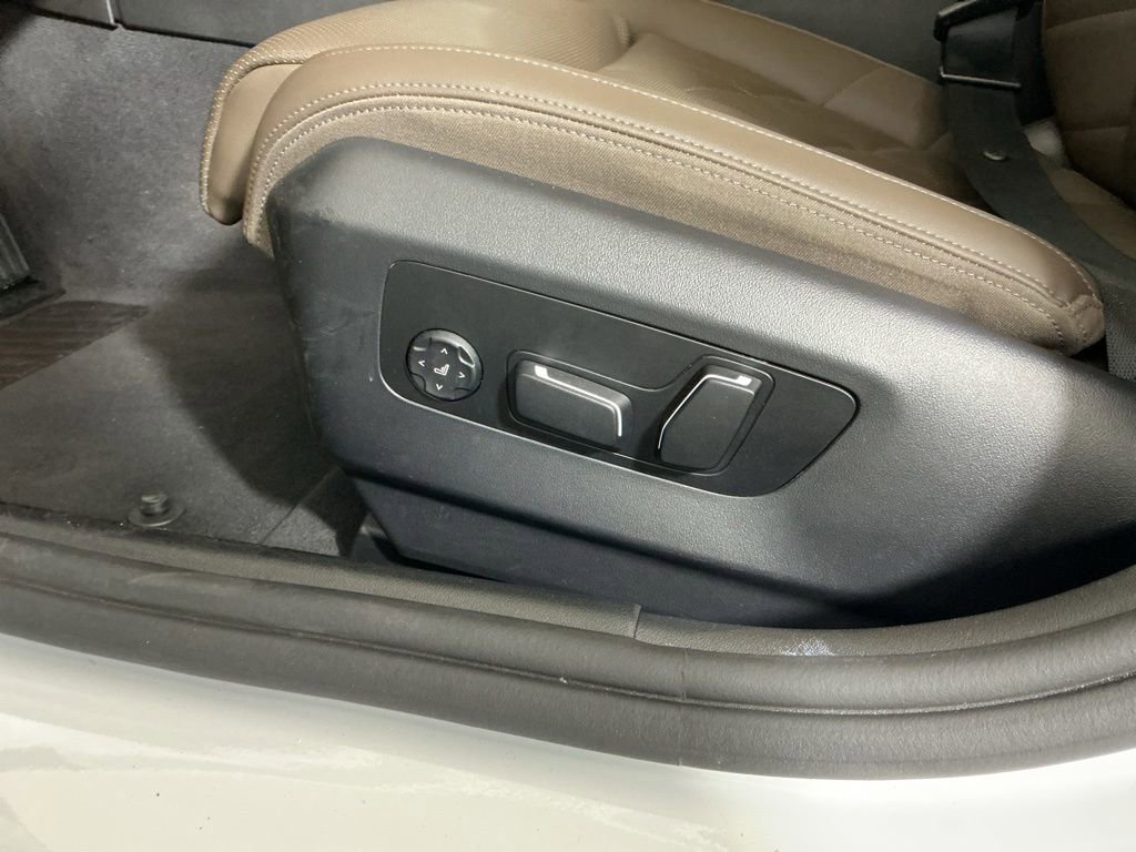 Certified 2025 BMW 530i w/ Premium Package RWD image 26