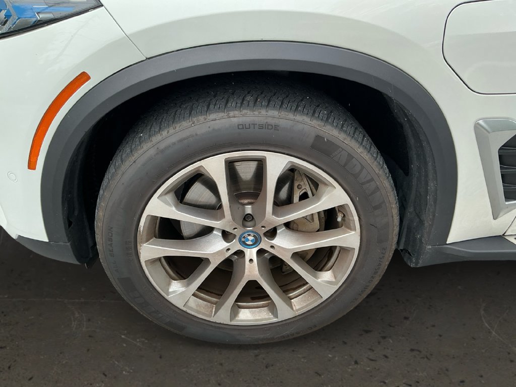 Used 2025 BMW X5 xDrive50e AWD/4WD image 10