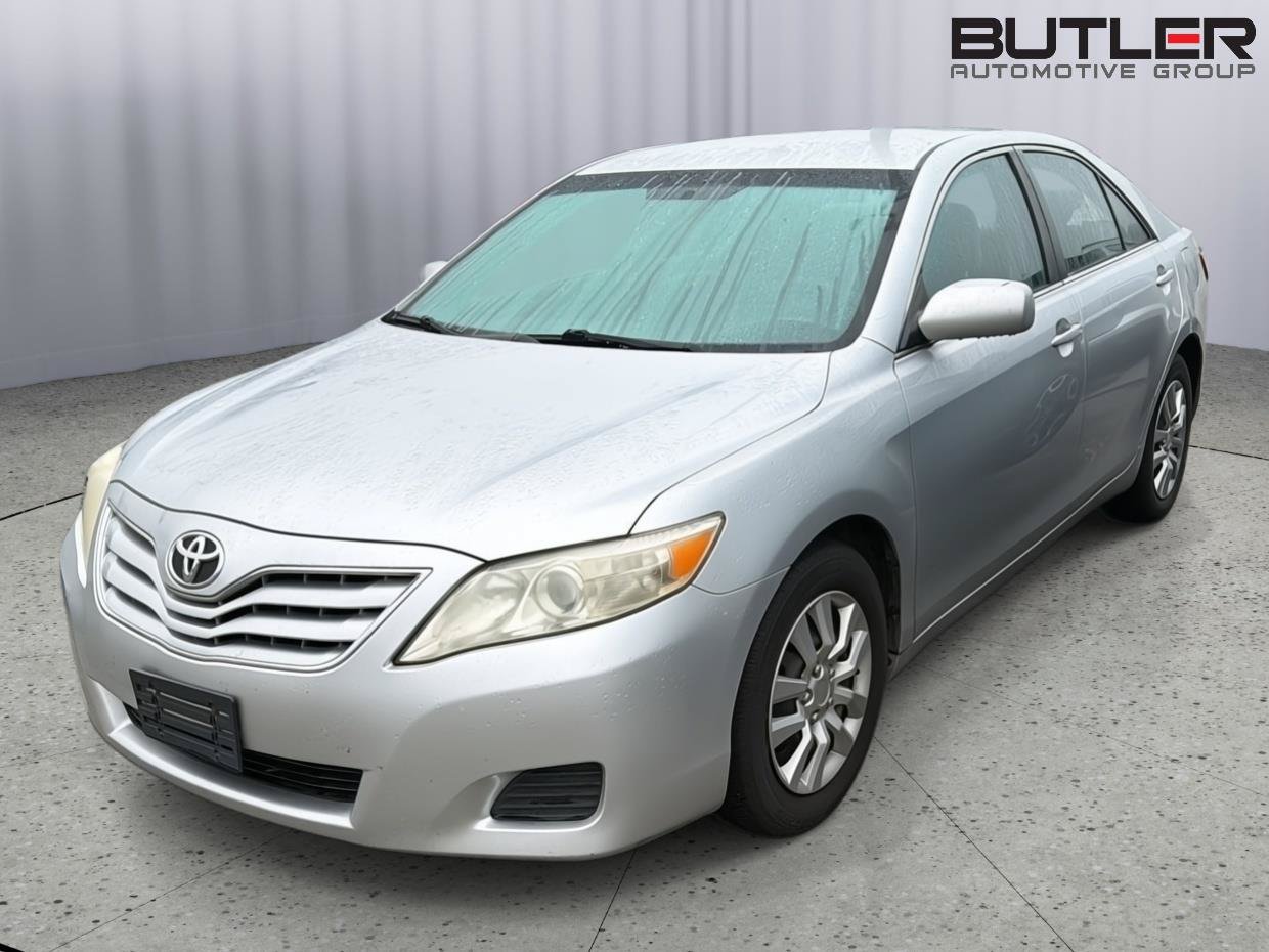 Used 2010 Toyota Camry LE FWD image 2