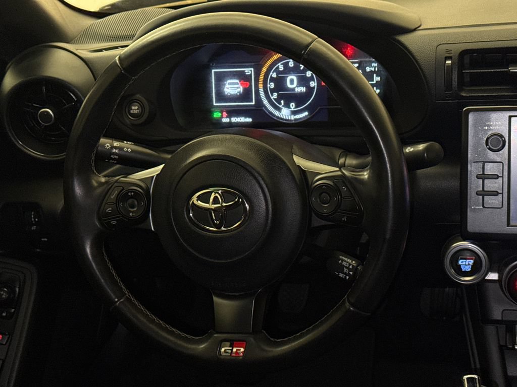 Used 2022 Toyota GR86 RWD image 12