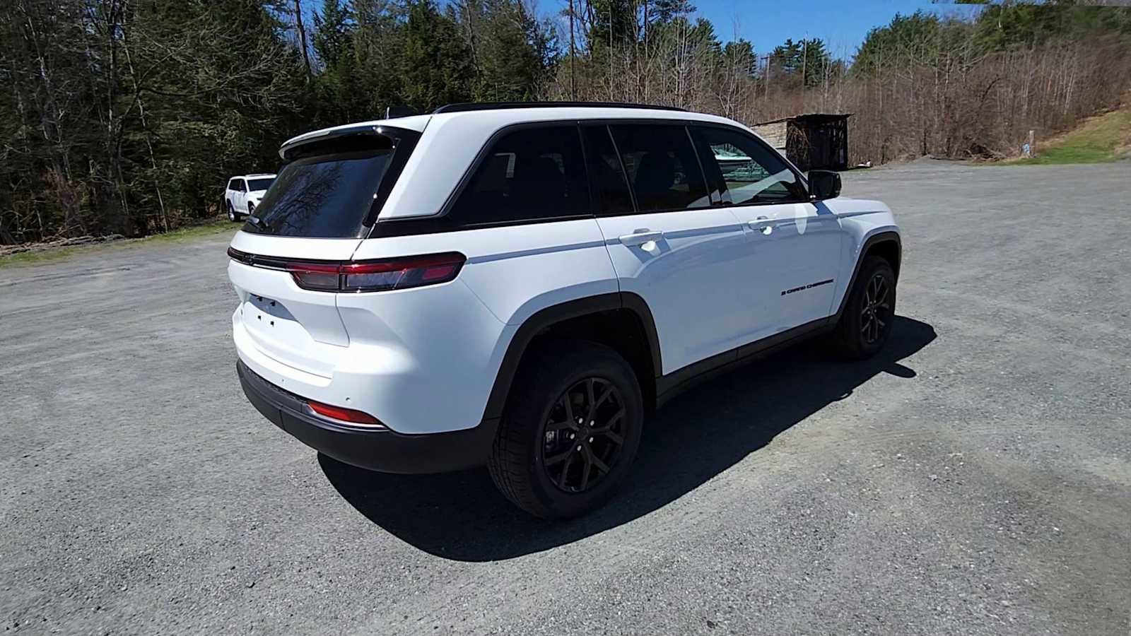 New 2026 Jeep Grand Cherokee Altitude AWD/4WD image 8