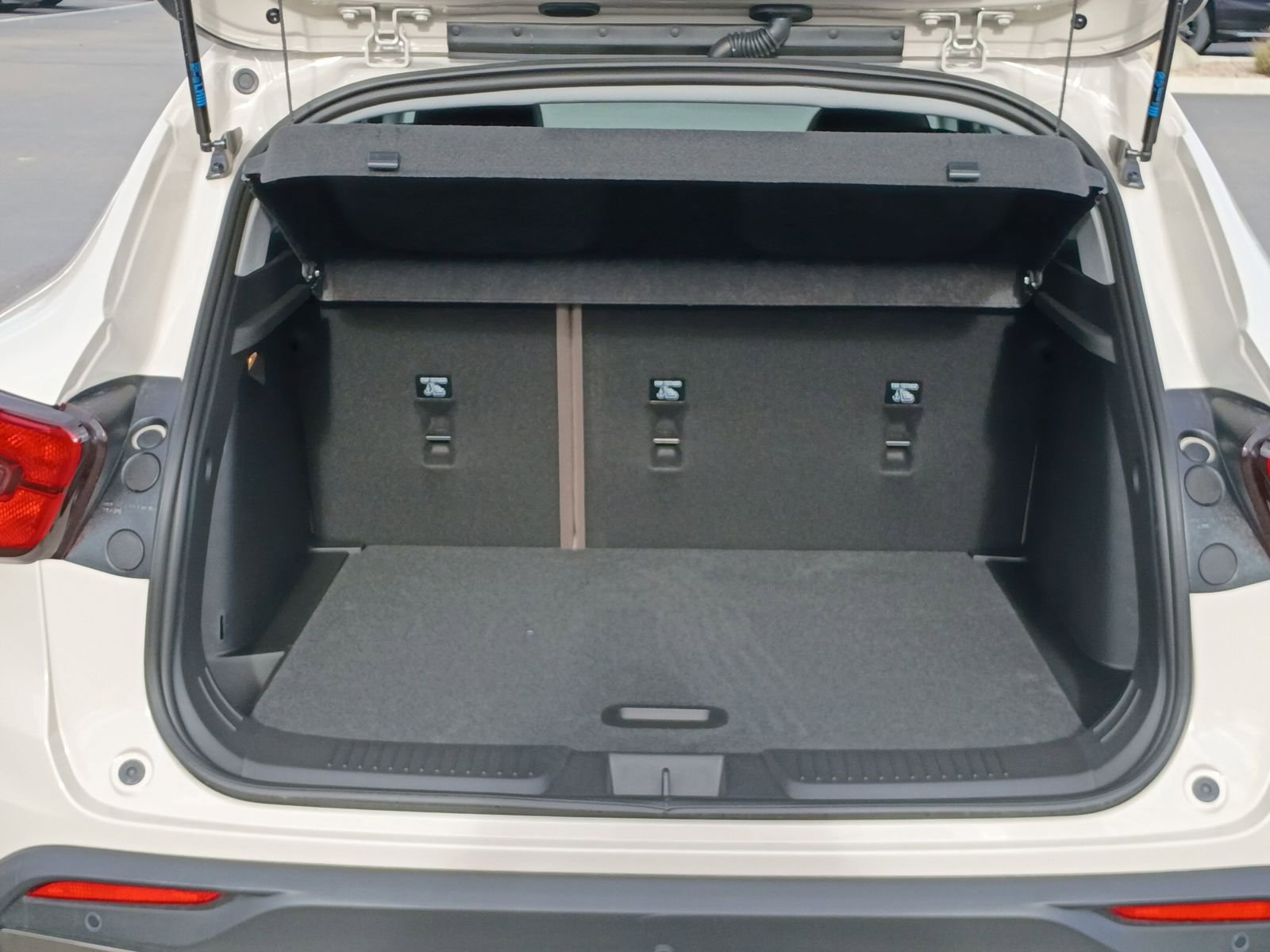 New 2026 Chevrolet Trax ACTIV w/ Sunroof Package image 23