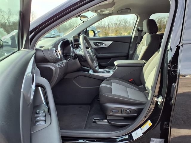 Used 2025 Chevrolet Blazer LT FWD image 70