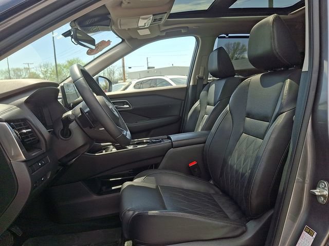 Used 2023 Nissan Rogue Platinum w/ Platinum Premium Package AWD/4WD image 15