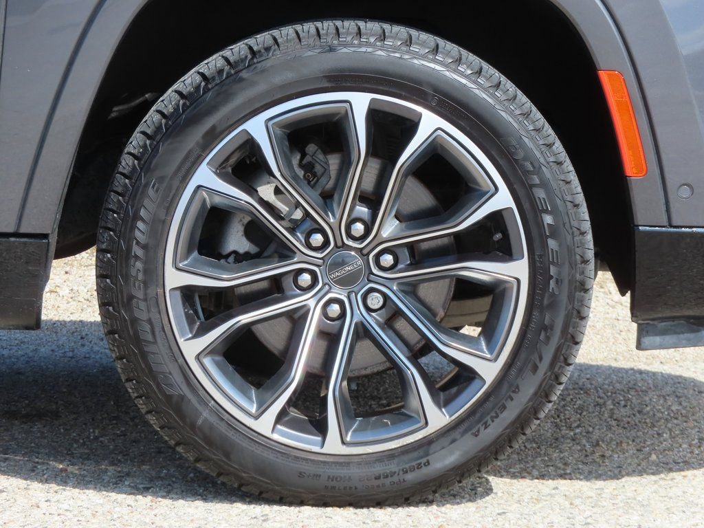 Used 2023 Jeep Grand Wagoneer Series III image 19