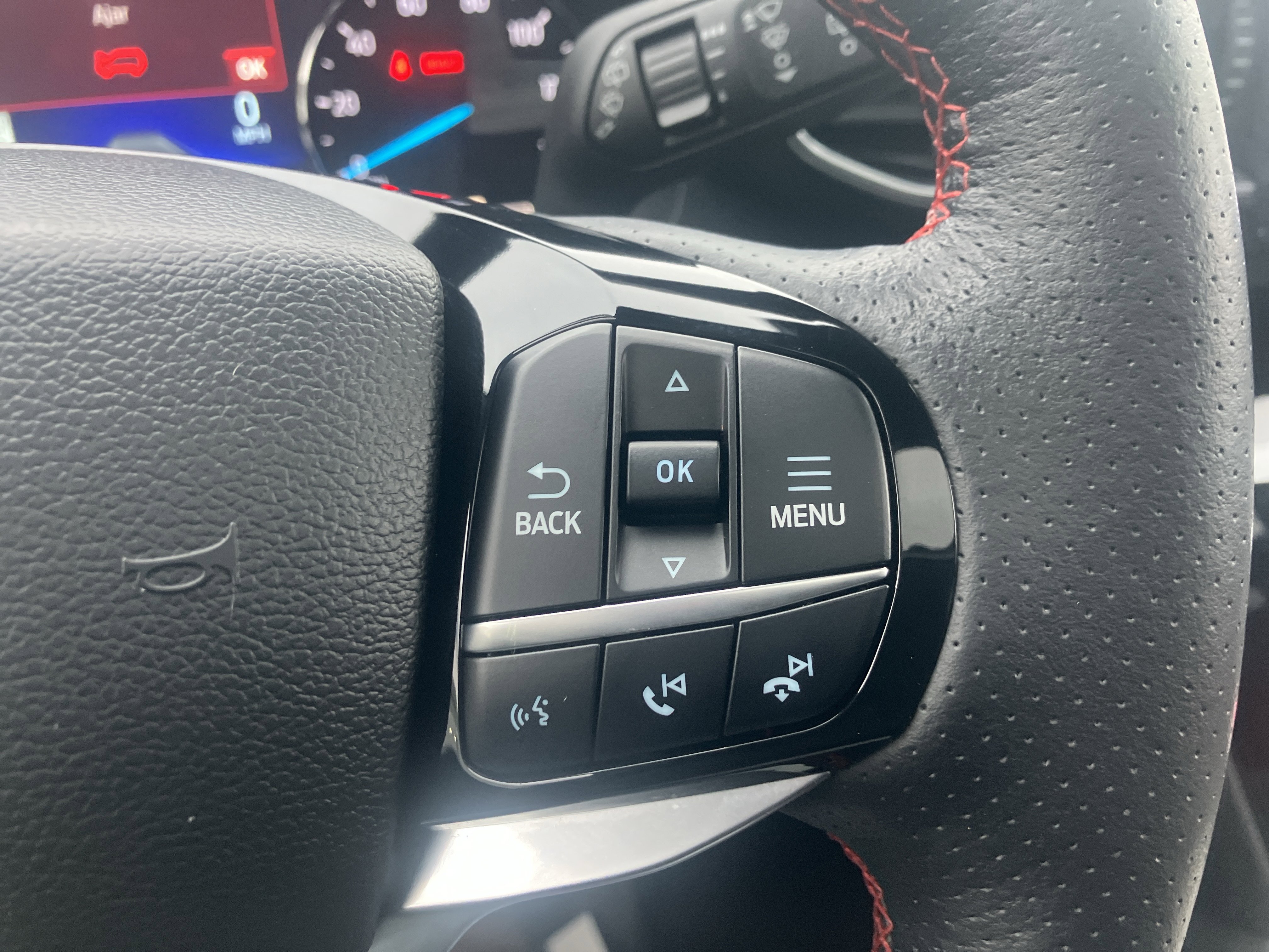 Used 2023 Ford Explorer ST-Line w/ Class IV Trailer Tow Package image 27